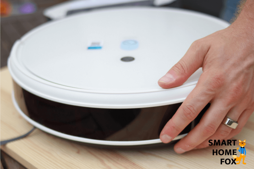 Моющий робот-пылесос Yeedi Mop крупным планом сверху